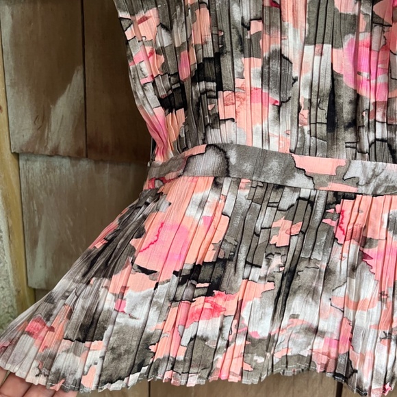 DKNY Women's Pink Printed Crewneck Pleated Peplum Fitted Blouse Top Size L, XL - Picture 17 of 17